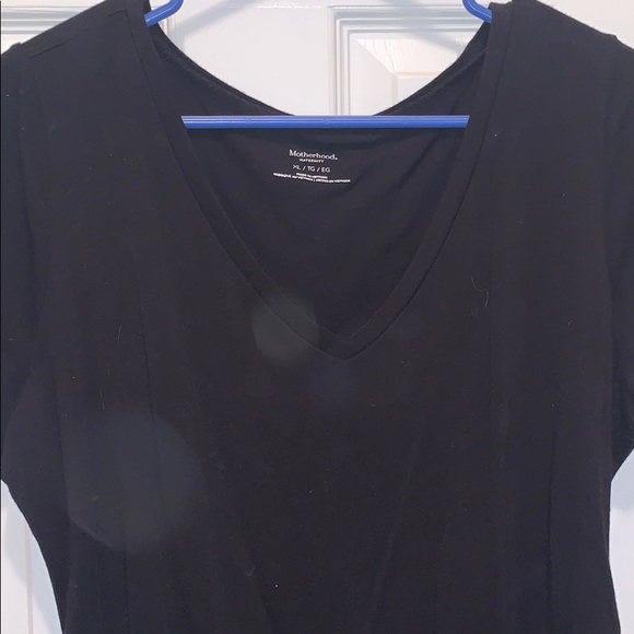 Black V neck maternity shirt - Picture 2 of 3
